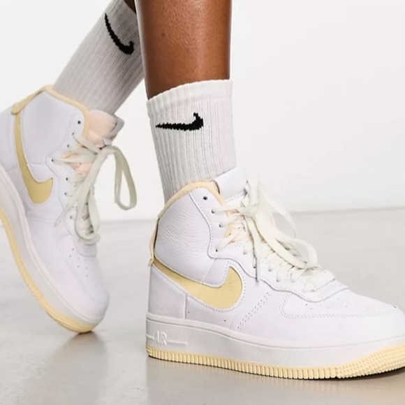 LIKE NEW! NIKE AIR FORCE Sculpt!